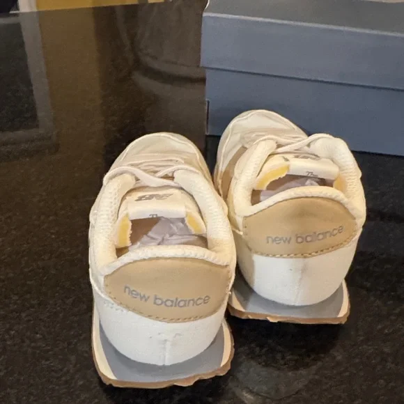 New Balance Kids' Cream and Tan Sneakers toddler 10 - Picture 5 of 8